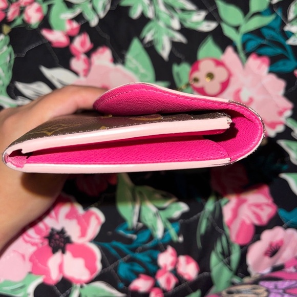 Louis Vuitton Emilie Wallet - Picture 4 of 10